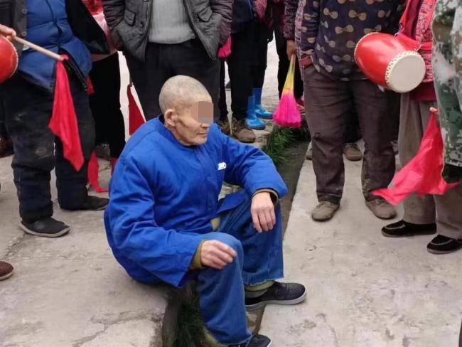 老人去世后现身 亲属曾认尸没敢靠近,警方通报详情