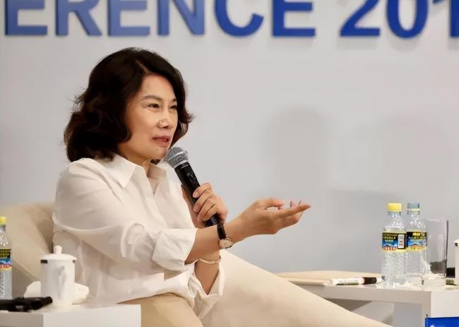 董明珠辟谣格力停止分房：一人一房承诺永不变！