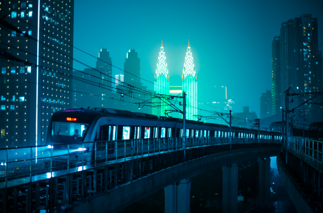 上天入地穿花海，这里的列车不一般！