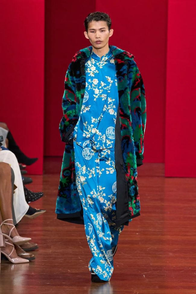 陆仙人是模特界和时尚界的传奇人物,短短三年时间