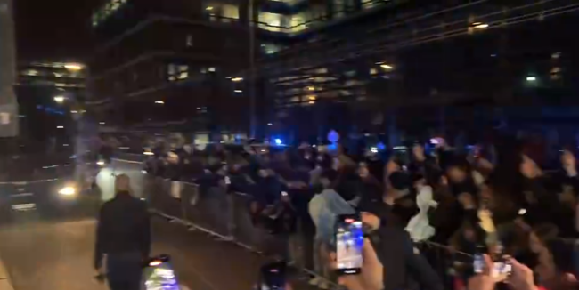 大巴黎全队抵达慕尼黑