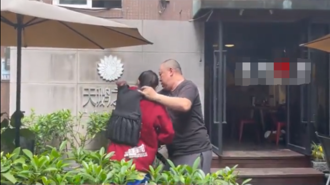 父亲众筹50万助女儿圆梦