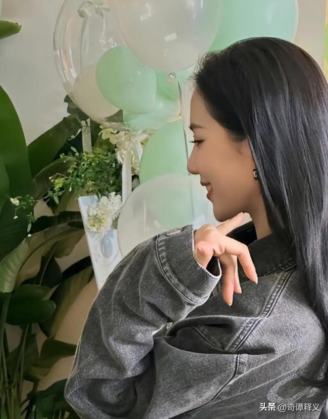 吴奇隆父子给刘诗诗庆生 被两个男人宠着也太幸福了   