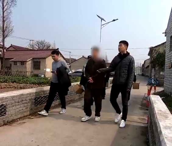 3元一根土烟换包装变2千元一盒雪茄
