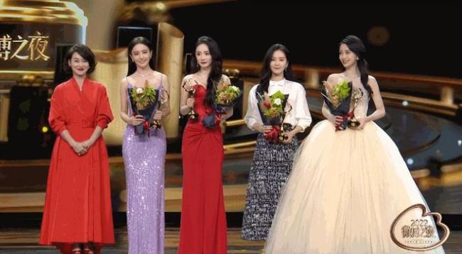 刘诗诗杨颖杨幂等85花同框美的各有特色 贴贴热聊拉手密谈