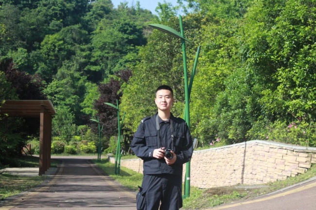 007704警号重启！父亲牺牲11年 儿子对警旗宣誓！