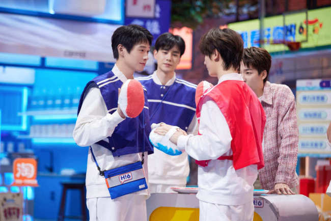 孙千和张新成同框对视甜蜜来袭 《你好星期六》开启欢乐派对