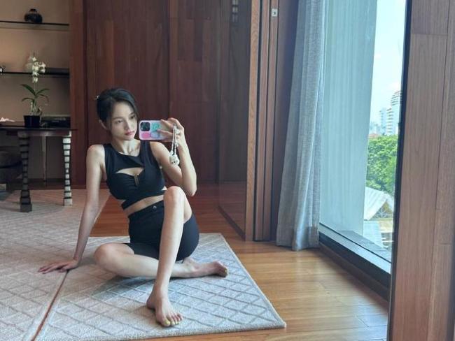 吴宣仪晒瑜伽健身照，少女范十足！