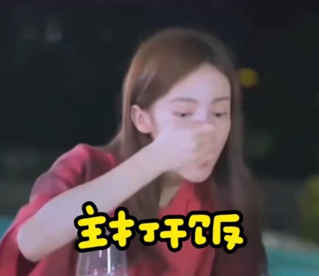 金晨爱与不爱真的好明显 要不要对比这么明显 