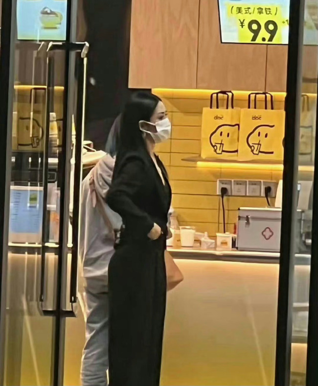 谢娜浪姐4路透 黑色西装杀我   