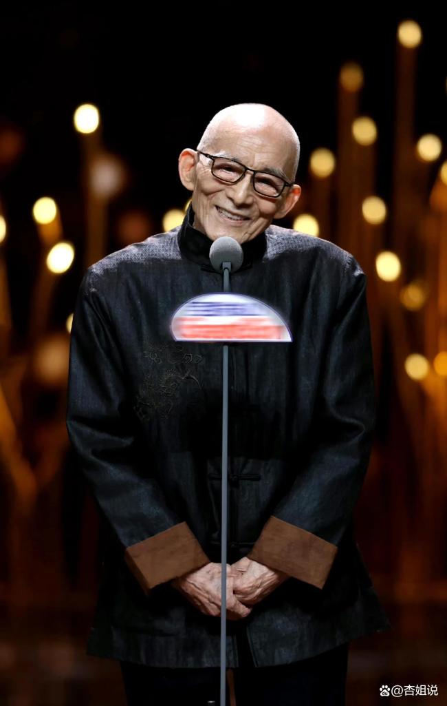 一生都在追求艺术,是真正的德艺双馨艺术家!