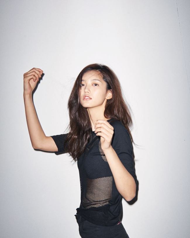 韩国26岁女星郑彩率被发现在家中去世 警方判断系自杀