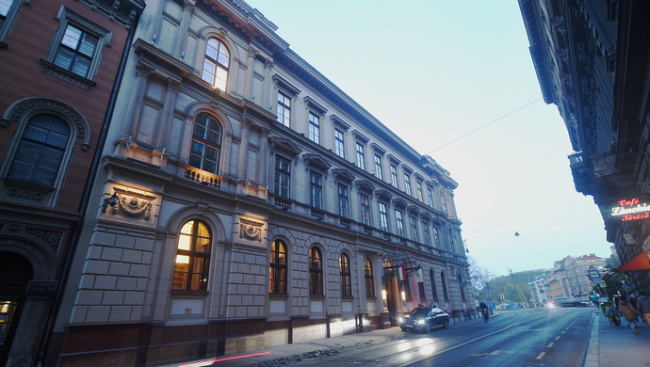 匈牙利退出国际投资银行 由于美国的制裁，该银行的运作失去了意义