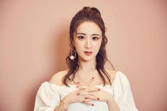 薇娅斥资千万拿地引热议 买楼盖楼成大主播标配