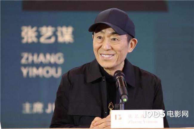 张颂文周冬雨出席北京国际电影节 面对媒体提问态度情商双在线   