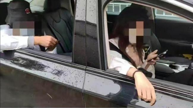媒体评父女拒下网约车：这对父女言行非常丑陋