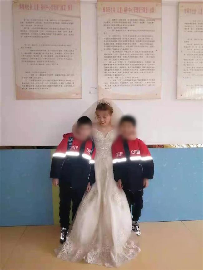 福利院女孩结婚引人心疼，大量网友为女孩送祝福