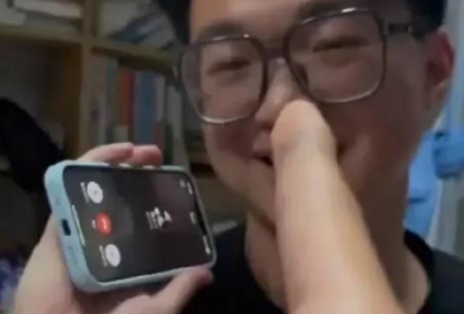 男生喝酒壮胆对女孩表白：酒壮怂人胆，不丢人！