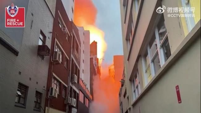 悉尼市中心大火被扑灭，大楼一部分坍塌！