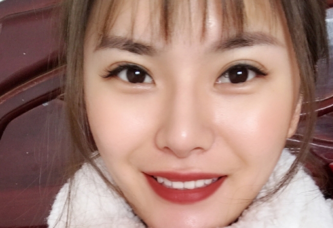 男子当妻子面虐狗致死：男子当妻子面砍家中柯基
