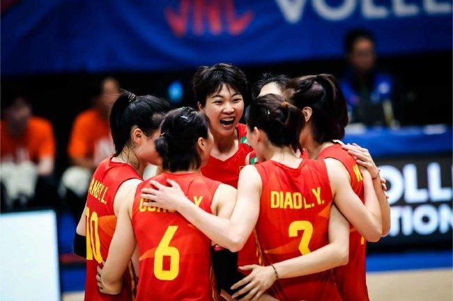 中国女排险胜巴西女排 力夺2023世界女排联赛开门红