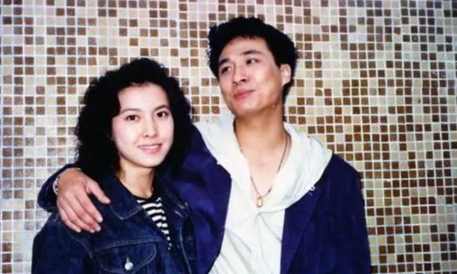王晶发文怒斥李婉华:过气四线女星骂自己,很可笑
