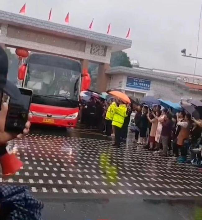 亚洲最大高考工厂安徽毛坦厂中学为何不设考场？