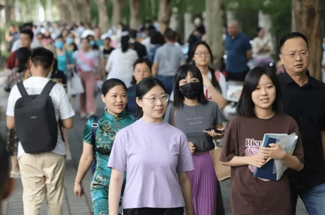 河南一考生因迟到未能进入考场 尴尬但不值得惋惜