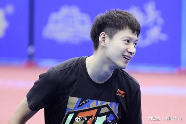 樊振东发视频祝福周雨 国乒世界亚军大婚！奥运冠军担任证婚人