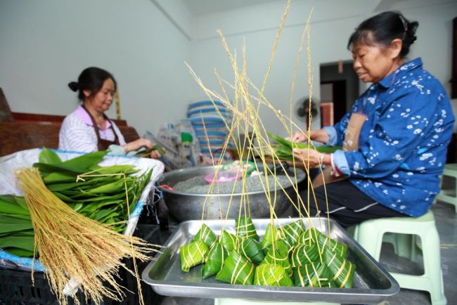 诗意中国 | 五色新丝缠角粽