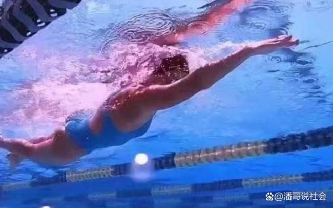 一游泳馆设女性专用泳道 消息一经发布后就出现了各种声音