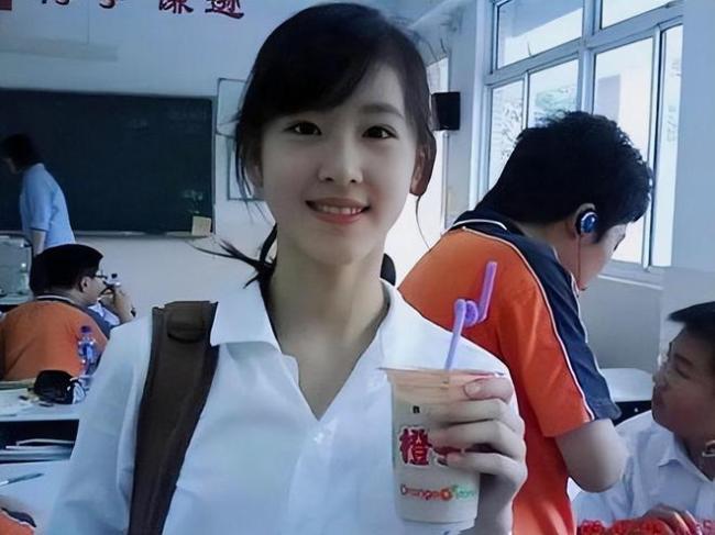 章泽天鼓励女儿别怕犯错，应该更主动地去掌控自己的生活