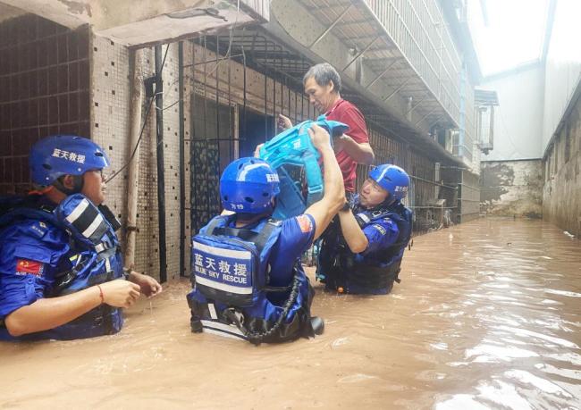 重庆洪灾害致15死4失踪 官方：尽最大努力减少人员伤亡和财产损失