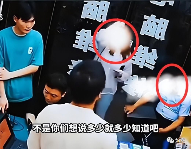 男子遇恶意还价气到崩溃：说好的500元只给350元，女子强行还价老板崩溃