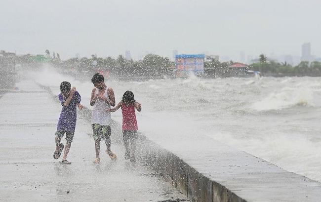 台风“杜苏芮”致菲律宾18万人受灾！多地爆发洪涝灾害