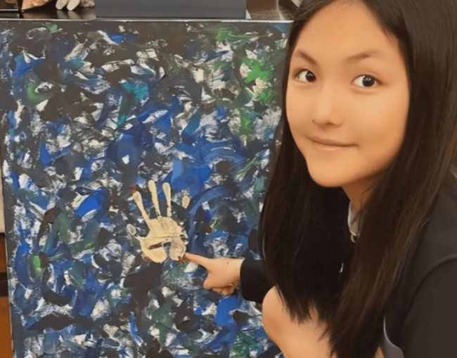 王诗龄黄多多画作被拿来比较，，王诗龄画风清新黄多多显得很抽象