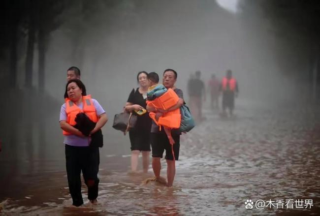博主去涿州救援哽咽落泪：活39年没见过这么大洪水