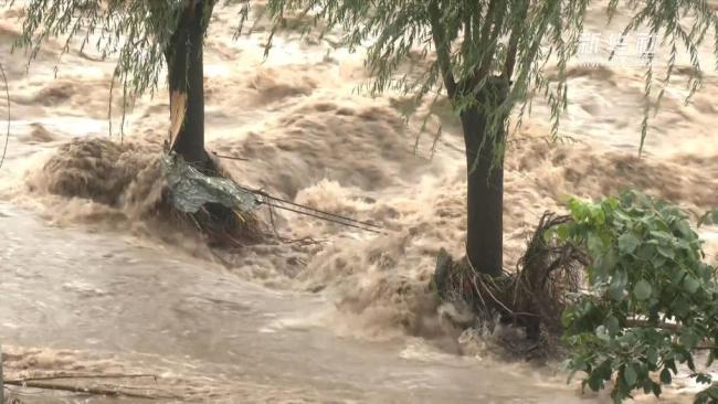 河北涞水部分乡镇受灾较重 抢险救援工作正在展开