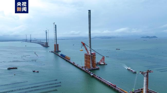湾区工程新进展！黄茅海大桥首片钢箱梁完成吊装