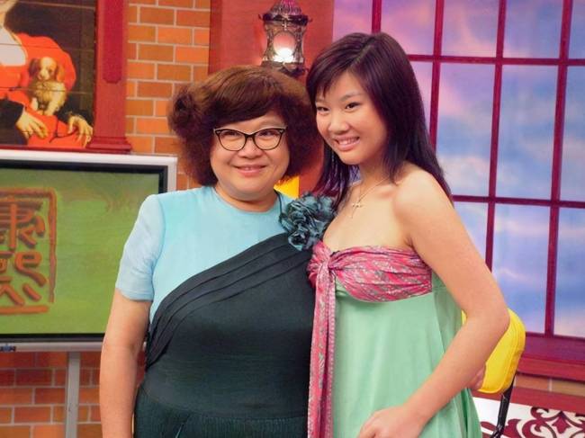 郑欣宜近照瘦了好多 希望郑欣宜能勇敢面对,好好过日子