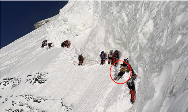 英媒：挪威女登山家为破纪录，对协助其登山的尼泊尔夏尔巴人“见死不救”
