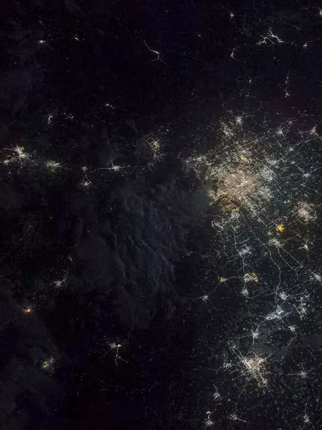 跟随“太空摄影师”从天宫看太空级精彩