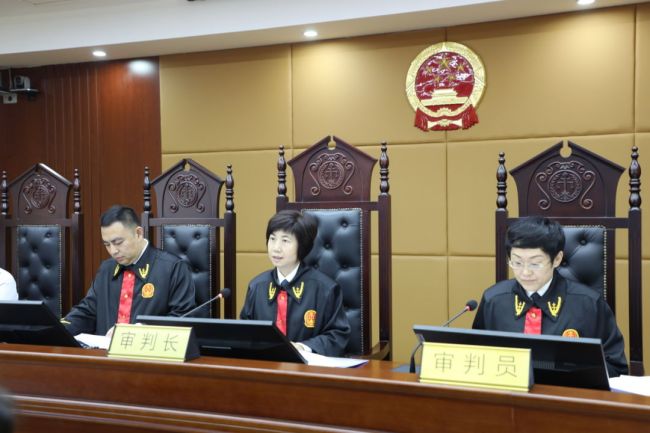 山东省扫黑办挂牌督办，青岛一起涉黑案公开审理