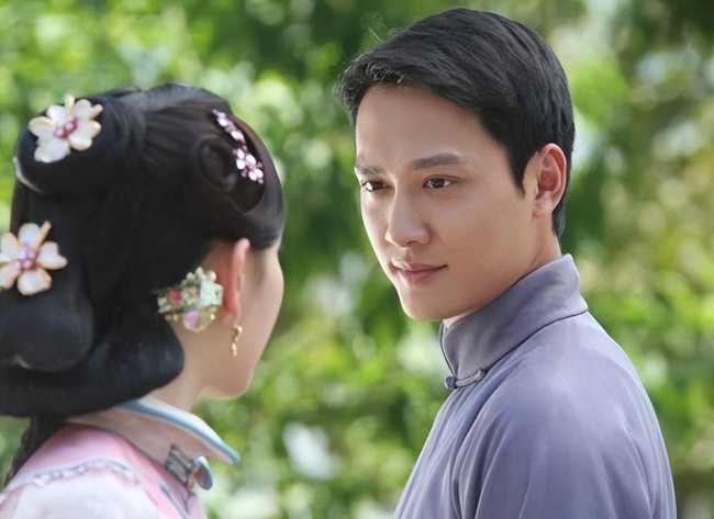 依旧卖力营业45岁冯绍峰最新状态9