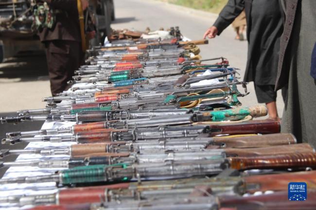阿富汗：收缴武器