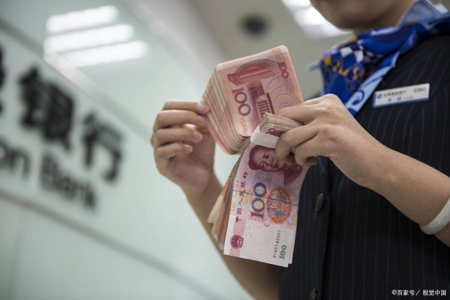 实际上,客户在柜台提取现金之时,银行方面会有多重审核机制,再加上