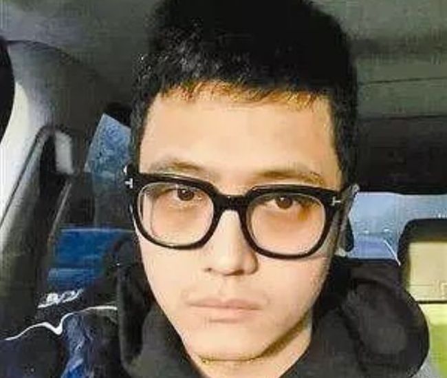 曝宋喆服刑6年未减刑 但实际上并不影响他的个人生活 仍住北京豪宅很富裕