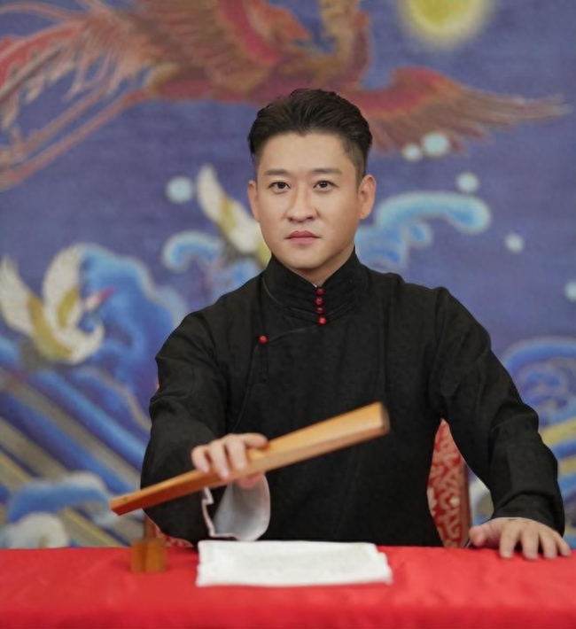 何云伟对舞台失误作出还原，该给观众说声道歉吗？曹云金做出回应