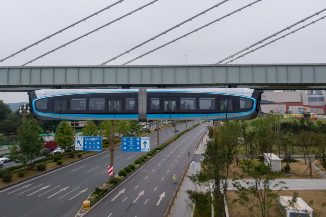 我國首條空軌線路開通運營