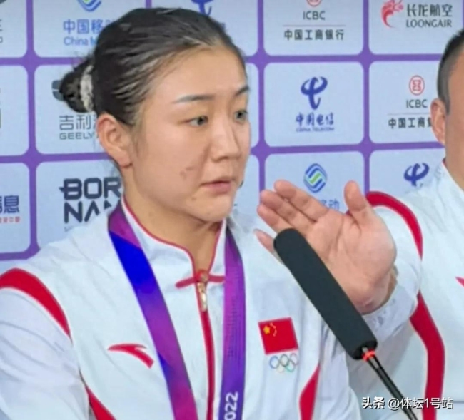 国乒女队花式躲采访太逗！